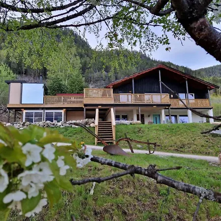 Cozy With Spectacular View Apartment *