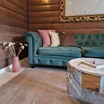 Elegant Farm With Sauna & Private アパート *