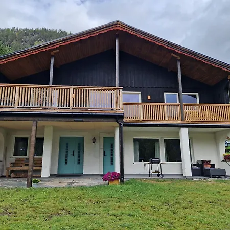 Elegant Farm With Sauna & Private アパート